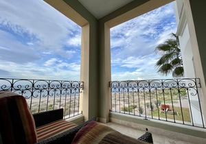 Charming sunset ocean view unit