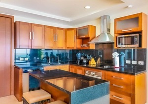 Encanto Living 803 Elegant 2 Bedroom Ocean Front