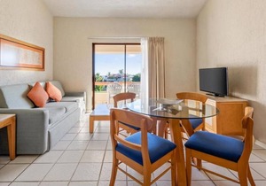 Hotel ∙ Lively 1BR Suite Near San Jose Estuary