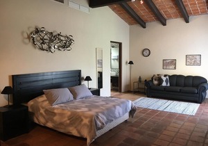 Strategically located in central Veracruz, close to everything. Here you rest.