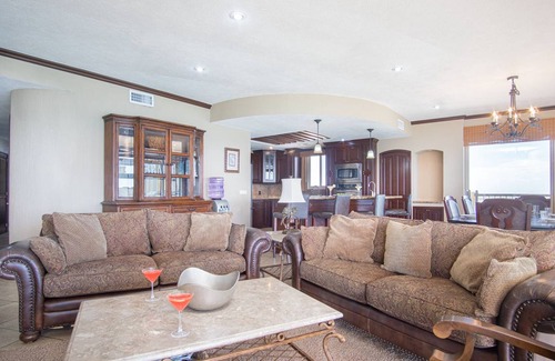 Bella Vista Condo | 313 m² Condo ∙ 4 bedrooms ∙ 8 guests