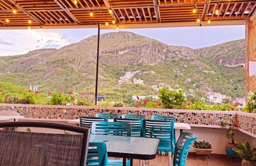 De La Presa Apartment | 3535 m² Serviced apartment ∙ 127 guests