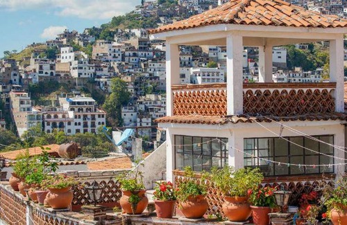 Taxco House | 400 m² House ∙ 3 bedrooms ∙ 6 guests