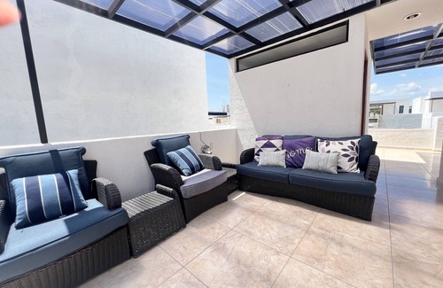 Juriquilla House | 5★ Beautiful house, for long stays, AC, King bed, roof garden, Wi-Fi