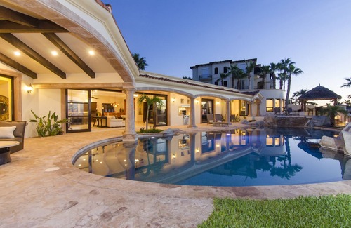 Cabo Bello House | 5 Bedroom Luxury Home In Private Beach and Tennis Club
