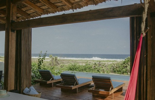 Puerto Escondido House | A sophisticated atmosphere on a virgin beach.