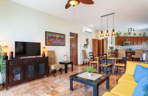 Centro Condo | Amazing Ocean Views! | Beach Service & Pool | Steps to 5th Ave! | Maid!
