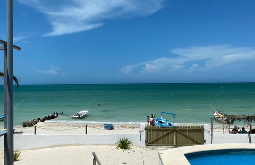 Chelem House | Beach front house for the whole family to enjoy at the safest place of Mexico !