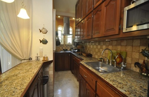 Gonzalo Guerrero Condo | Best Condo - Ground Floor - Next to Pool - free Phone, WIFI & Cleanings