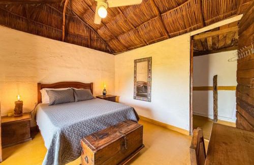 Emiliano Zapata House | Cabaña del Jardín PV Zona Romántica