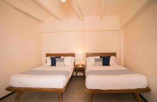 De La Presa House | Cactus Hostel & Suites