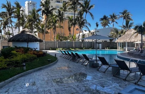 Zona Dorada Condo | Camino al Mar beachfront condo