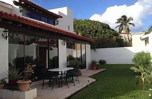 Jimenez Villa | Cancún Villa Marina Blanca