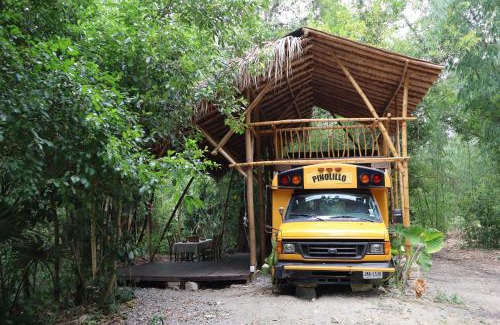 La Huasteca Other | Caravana junto al río en la huasteca potosina