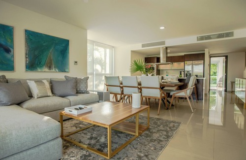 Puerto Juarez Condo | Casa Azul with Private Pool by RedAwning