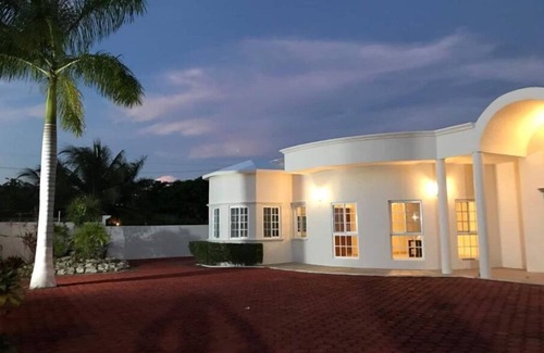 Alfredo V. Bonfil House | Casa De Osho Amazing Big Private Luxury Villa-1