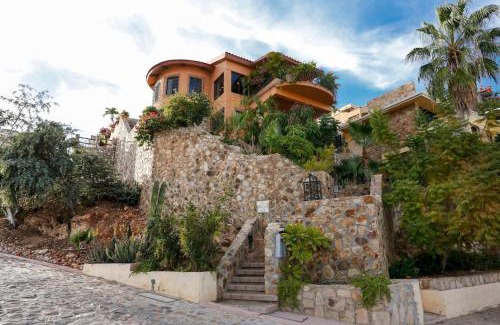Pedregal House | Casa Flamingo Cabo Luxurious Home, Spacious Rooms in El Pedregal Gated Community