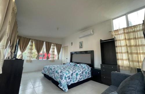 Perula House | Casa Margarita 3BR Private Home with Balcony