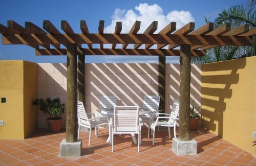 Gonzalo Guerrero Condo | Charming Mexican Style Condo with a fantastic location