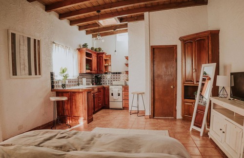 Lengueta Arenosa Apartment | Cozy casita right beside the beach! La Casita at Casa De Flor