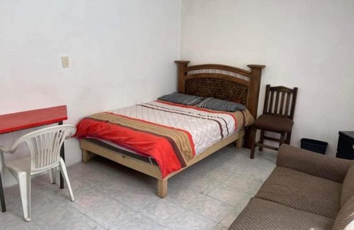 Toluca House | Cuarto cerca del aeropuerto y la central de abastos