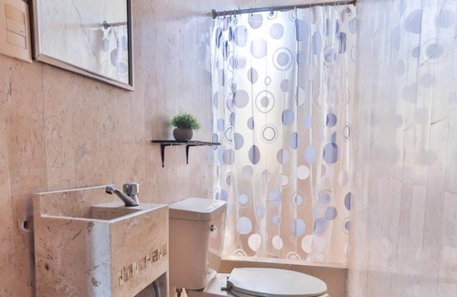 Colonia Roma Bed & Breakfast | Discover La Roma from Your Private Retreat