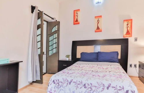 Colonia Roma Bed & Breakfast | Discover La Roma from Your Private Retreat