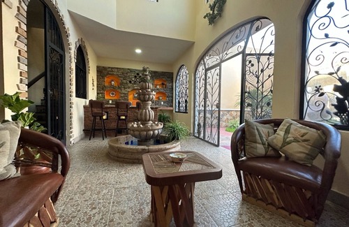 Zapotlanejo House | Entire Colonial Home with Private Parking - 6 min drive to Centro