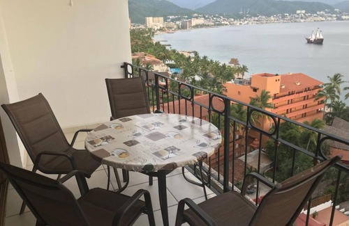 South Hotel Zone Condo | Fantastic Oceanfront Condo