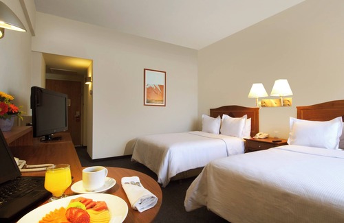 San Luis Potosi Hotel | Fiesta Inn Express San Luis Potosí Oriente