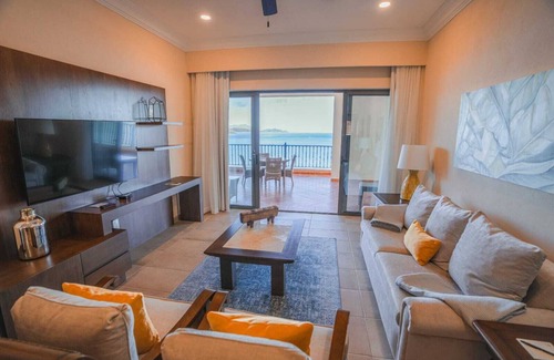 Loreto Resort | Golf a stunning TPC course, relax in luxury in beautiful Danzante Bay in Baja MX