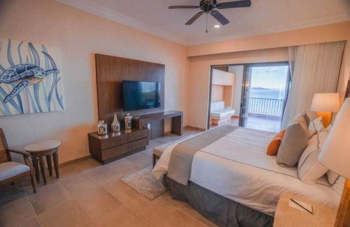 Loreto Resort | Golf a stunning TPC course, relax in luxury in beautiful Danzante Bay in Baja MX