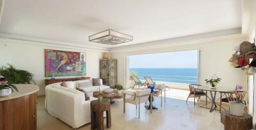 South Shore Hotel Area Villa | High End Modern Balb Villa in Conchas chinas