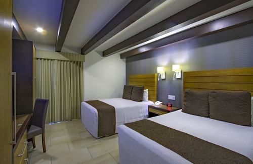 Playa Ensenada Hotel | Hotel La Pinta