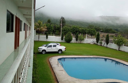 Bonifacio Garcia Hotel | Hotel Violet