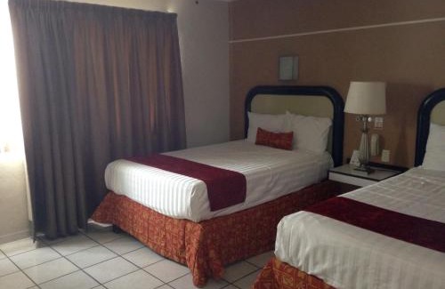 Leon Centro Hotel | Howard Johnson by Wyndham Guanajuato Leon Avenida