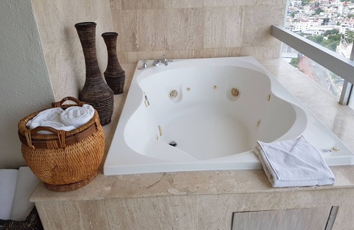 Costera Acapulco Hotel | HS HOTSSON Hotel Acapulco