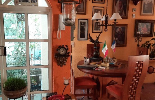 Benito Juarez Apartment | La CaSa De Las CaRpAs