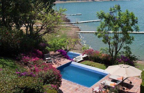La Pena House | Lakehouse with private dock CASA LAGO - LA PEÑA