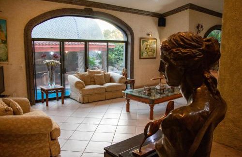 Burgos Bugambilias Hostel | Los Encantos