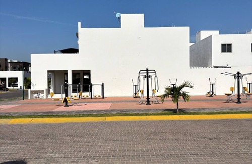 Sin Nombre House | New 3-bedroom townhome w/AC, WiFi, in Mazatlan. Fitness room, pool, club house