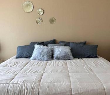 Tlajomulco de Zuniga House | Nueva Galicia residencial, es una propiedad completa al sur de la ciudad que te ofrece modernidad, espacio, tranquilidad, cuenta con 4 recamaras 3 baños completos y 2 cajones de estacionamiento privados