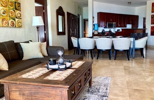 Downtown Condo | OCEAN VIEW condo with Beach and Infiniti Pool at Luna Encantada B1