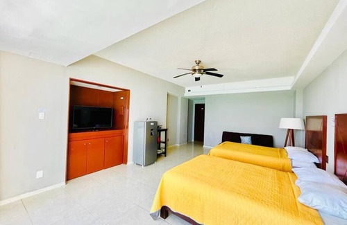 Punta Cancun Apartment | Ocean view suite 2 min walking to Coco Bongo od110