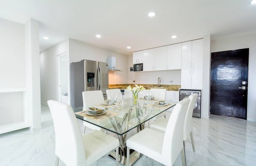 Centro Apartment | Palmarena Rooms and Residences - Long Stay Comfort with Parking, Sauna, Gym and Pool (Steps from 5th Avenue)