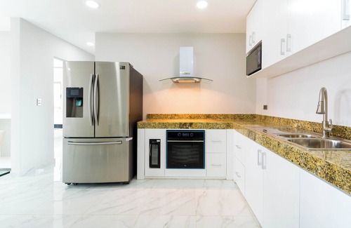 Centro Apartment | Palmarena Rooms and Residences - Long Stay Comfort with Parking, Sauna, Gym and Pool (Steps from 5th Avenue)