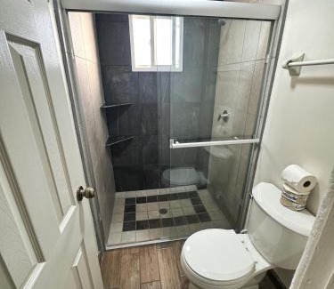 Avenida Revolucion Hostel | Paris Hostel