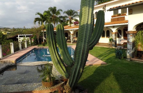 Lomas de Cocoyoc Resort | Private room ∙ 4 guests