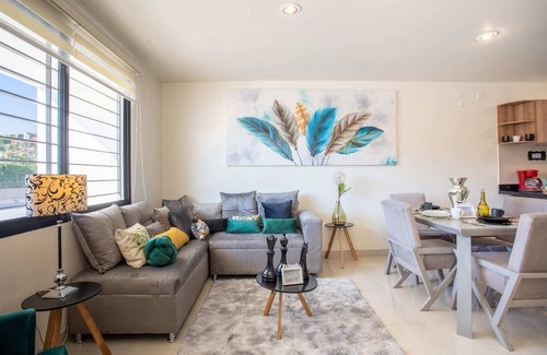 Zapopan House | Radiant Family House l Rooftop & Pool | Near mall