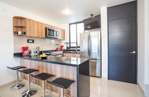 Zapopan House | Radiant Family House l Rooftop & Pool | Near mall